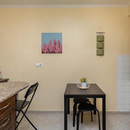 Cozy One Bedroom Apt In Historic Location - Carmo Lisabona Exterior foto