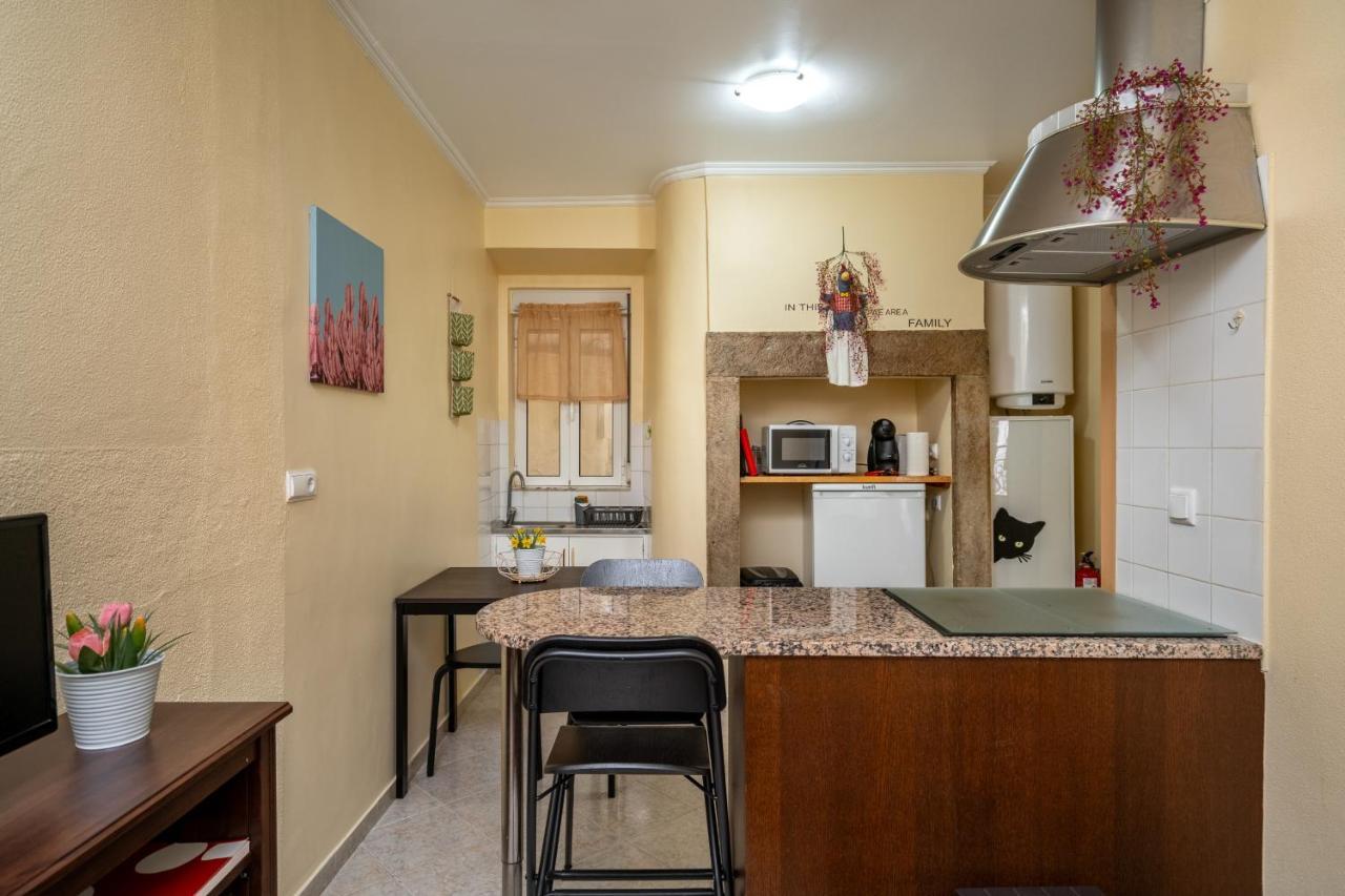 Cozy One Bedroom Apt In Historic Location - Carmo Lisabona Exterior foto