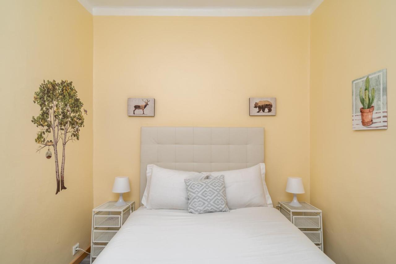 Cozy One Bedroom Apt In Historic Location - Carmo Lisabona Exterior foto