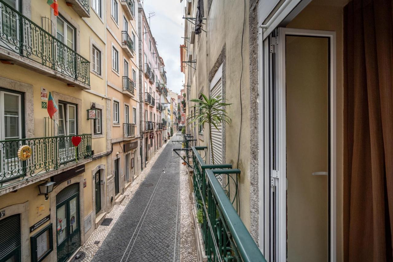 Cozy One Bedroom Apt In Historic Location - Carmo Lisabona Exterior foto