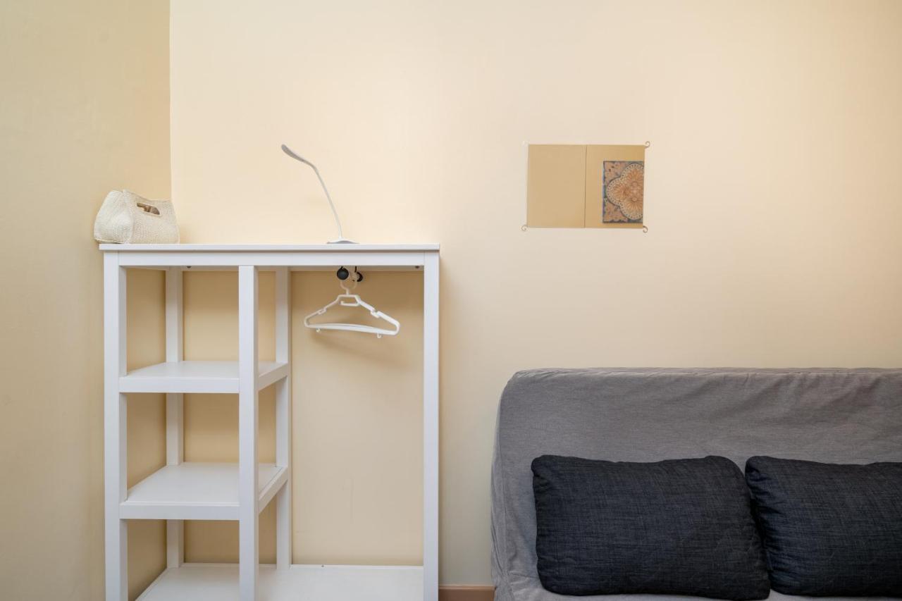 Cozy One Bedroom Apt In Historic Location - Carmo Lisabona Exterior foto